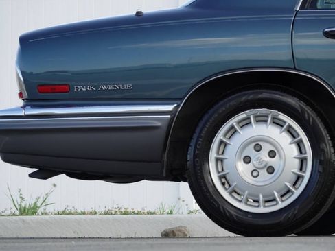 Used 1993 Buick Park Avenue Ultra FWD image 34