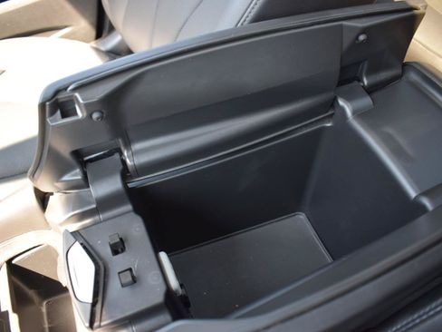 Used 2019 Buick Envision Essence FWD image 32
