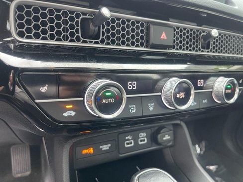 Used 2022 Honda Civic Touring image 27