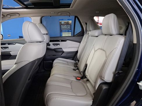 New 2025 Honda Pilot Touring image 8