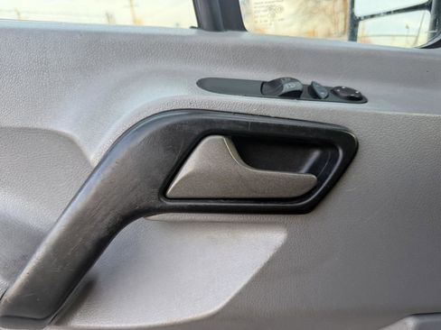 Used 2018 Mercedes-Benz Sprinter 2500 image 29