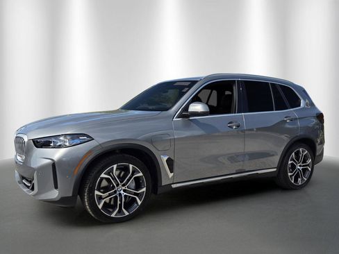 Certified 2026 BMW X5 xDrive50e AWD/4WD image 3