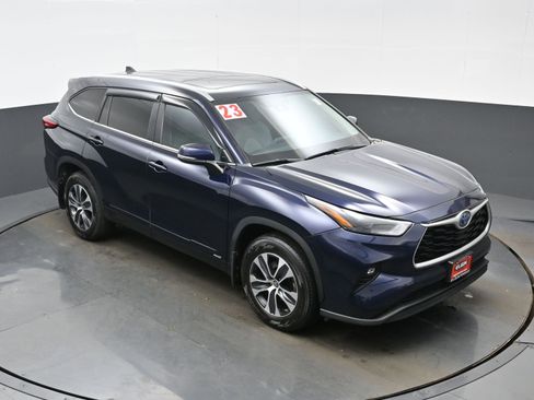 Used 2023 Toyota Highlander XLE image 36