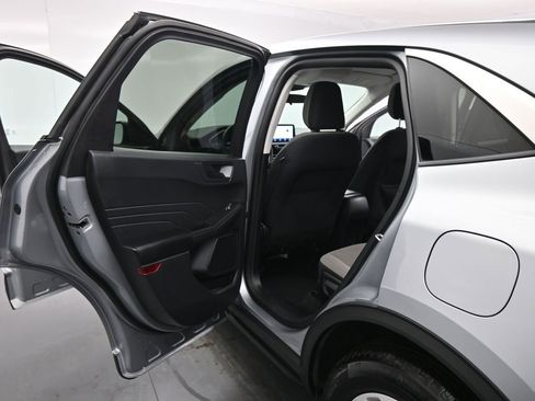 Used 2022 Ford Escape SE image 16