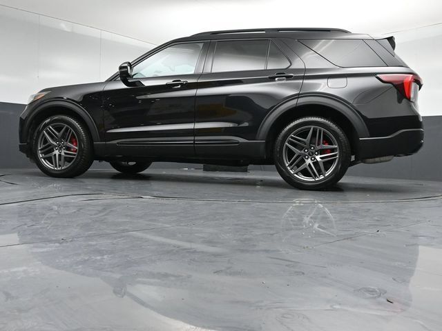 Certified 2025 Ford Explorer ST-Line w/ Premium Package AWD/4WD image 43