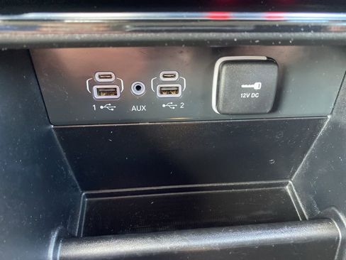 Used 2023 Jeep Grand Cherokee L Limited AWD/4WD image 37