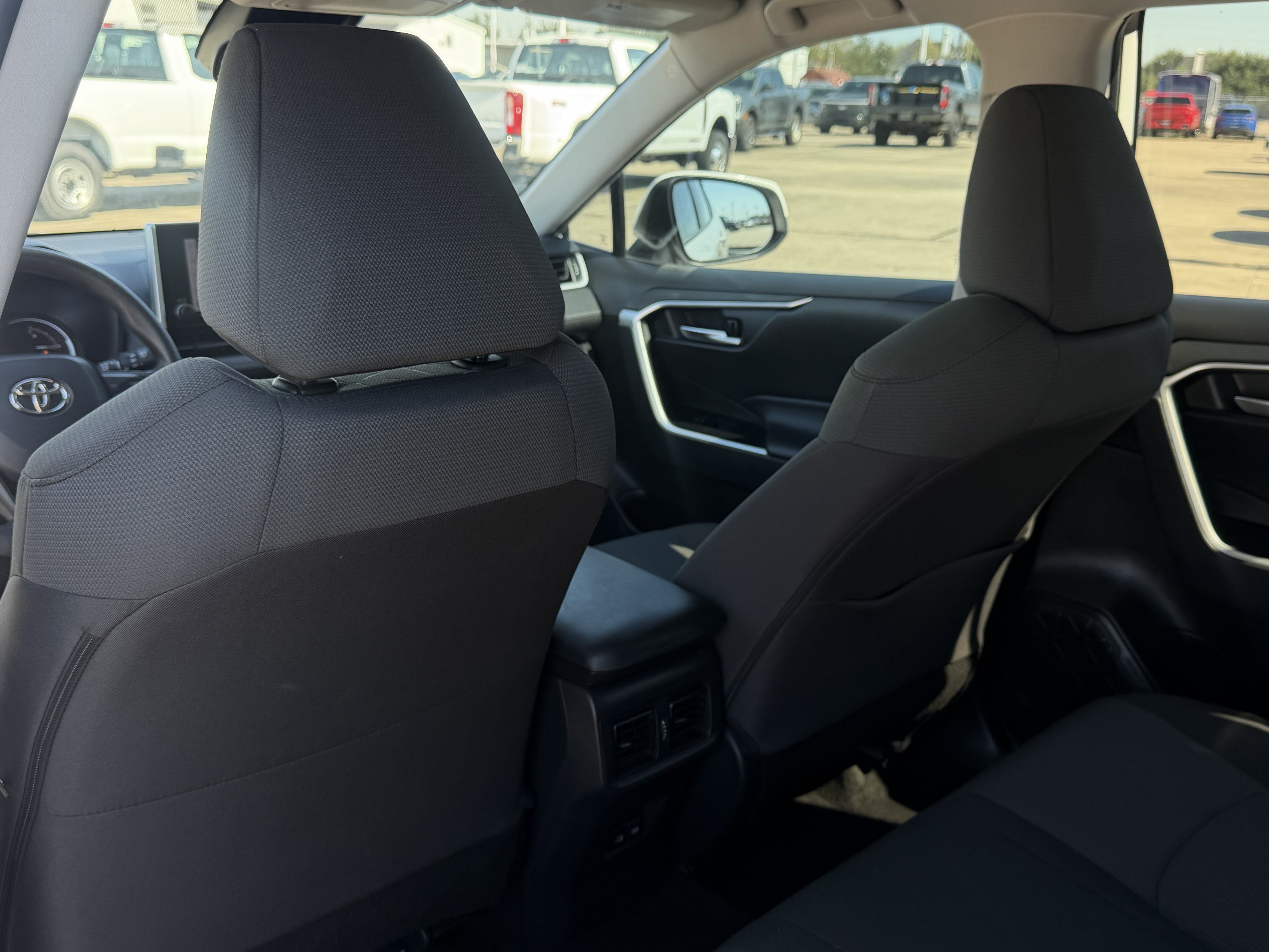Used 2023 Toyota RAV4 XLE FWD image 17