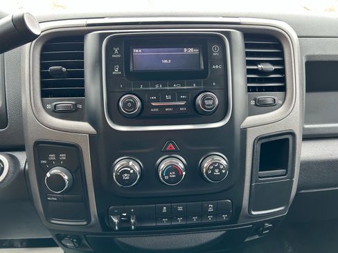 Used 2018 RAM 2500 Tradesman w/ Chrome Appearance Group image 21