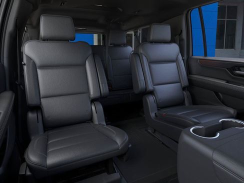 New 2026 GMC Yukon XL Denali w/ Denali Reserve Package AWD/4WD image 4