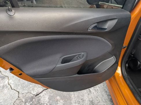 Used 2017 Chevrolet Cruze LT w/ Sun And Sound Package image 10