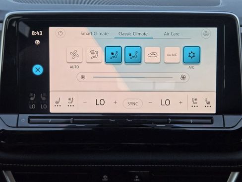 New 2026 Volkswagen Atlas Cross Sport SE FWD image 18