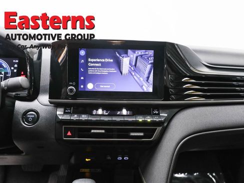 Used 2025 Toyota Camry Hybrid FWD image 12