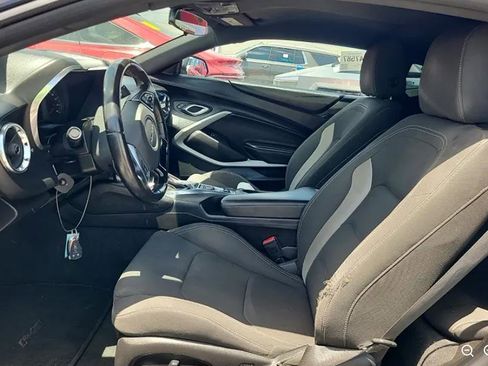 Used 2018 Chevrolet Camaro LT w/ RS Package RWD image 7