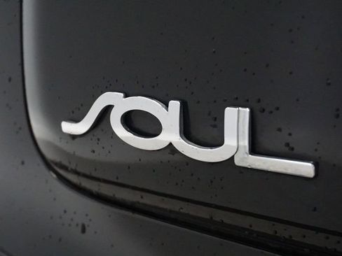 Used 2018 Kia Soul image 24