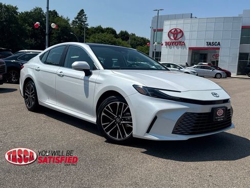Used 2026 Toyota Camry XLE w/ Premium Package AWD/4WD image 1