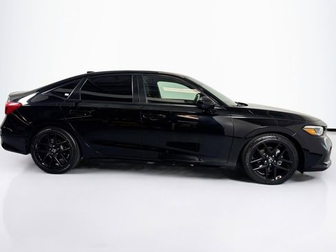 Used 2023 Honda Civic Sport image 4