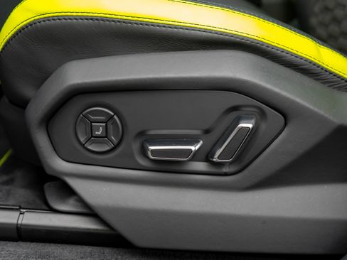 Used 2021 Lamborghini Urus AWD/4WD image 20