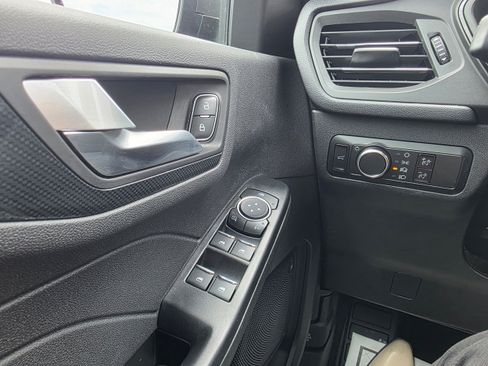Used 2023 Ford Escape ST-Line w/ Tech Pack #1 AWD/4WD image 18