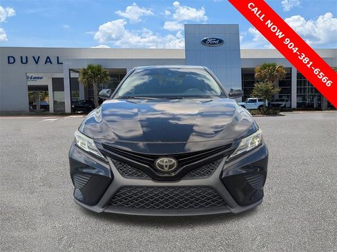 Used 2019 Toyota Camry SE image 9