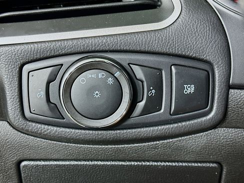 Used 2023 Ford Edge SEL image 17