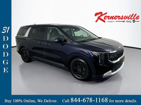 Used 2025 Kia Carnival FWD image 1