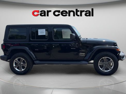 Used 2021 Jeep Wrangler Unlimited Sahara w/ Cold Weather Group AWD/4WD image 6