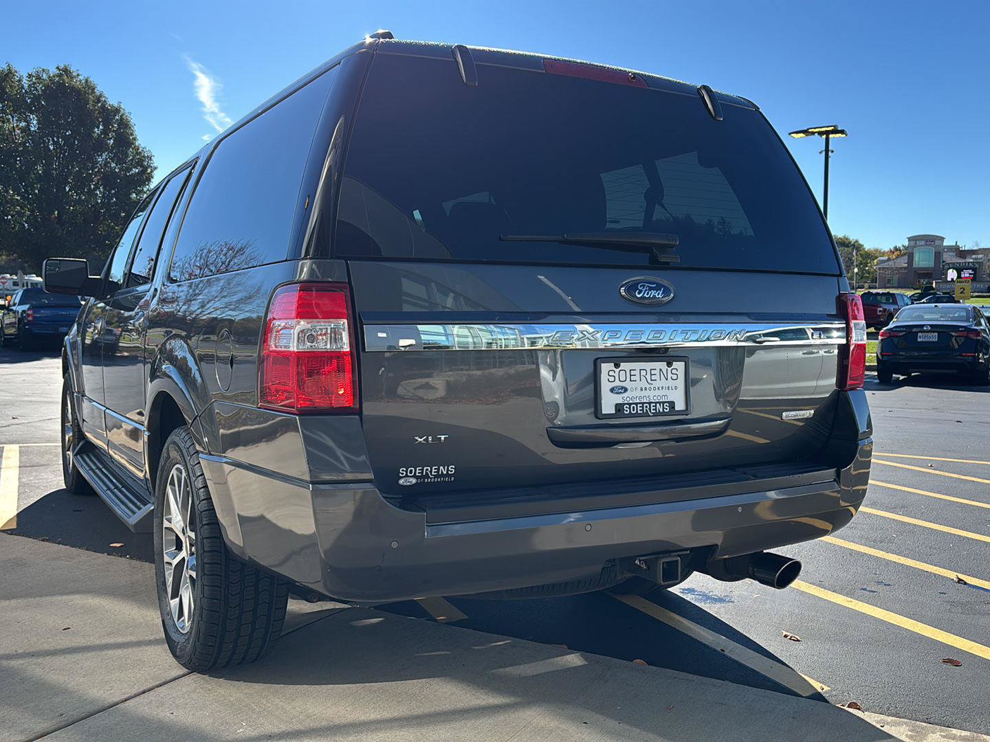 Used 2017 Ford Expedition EL XLT w/ Equipment Group 202A AWD/4WD image 28
