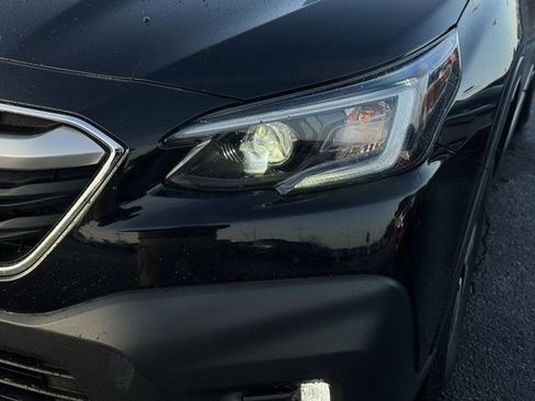 Used 2022 Subaru Outback Premium image 2