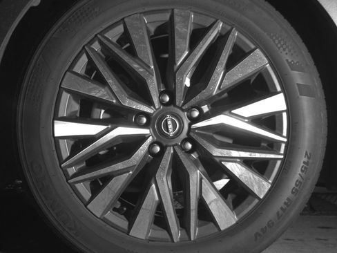 Used 2025 Nissan Altima 2.5 SV image 12