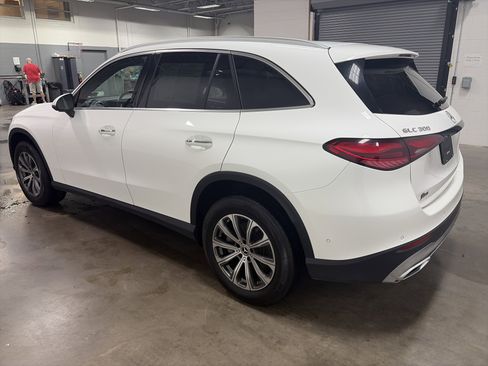 Used 2024 Mercedes-Benz GLC 300 4MATIC image 5