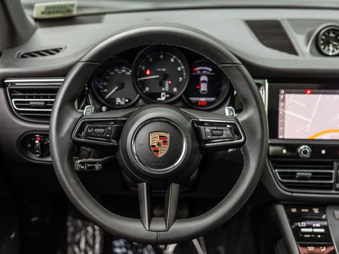 Certified 2026 Porsche Macan AWD/4WD image 13
