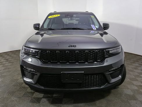 Used 2023 Jeep Grand Cherokee Limited w/ Black Appearance Package AWD/4WD image 4