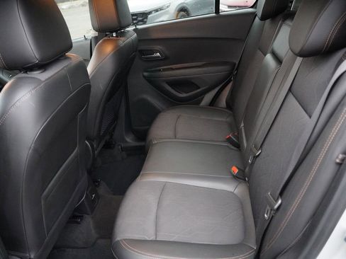 Used 2019 Chevrolet Trax LT w/ LT Convenience Package image 17