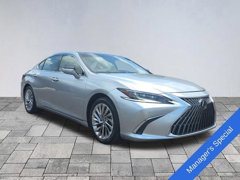 Used 2022 Lexus ES 350 Ultra Luxury w/ Accessory Package 2 FWD image 1