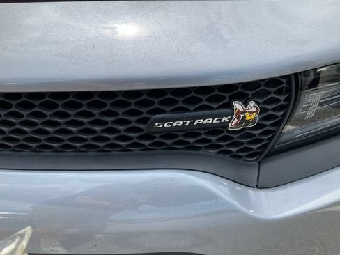 Used 2016 Dodge Charger R/T Scat Pack w/ Technology Group RWD image 7