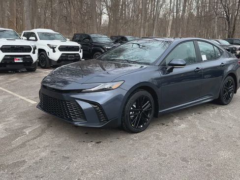 New 2026 Toyota Camry SE image 4