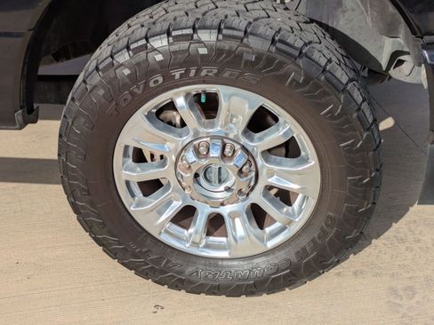 Used 2022 Ford F350 Limited image 29