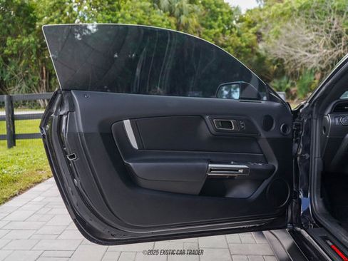 Used 2022 Ford Mustang Shelby GT500 w/ Technology Package image 26