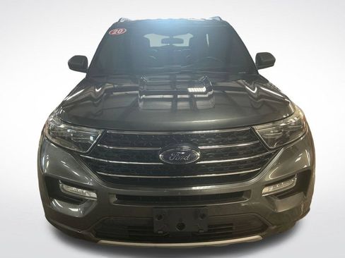 Used 2020 Ford Explorer XLT w/ Equipment Group 202A AWD/4WD image 9
