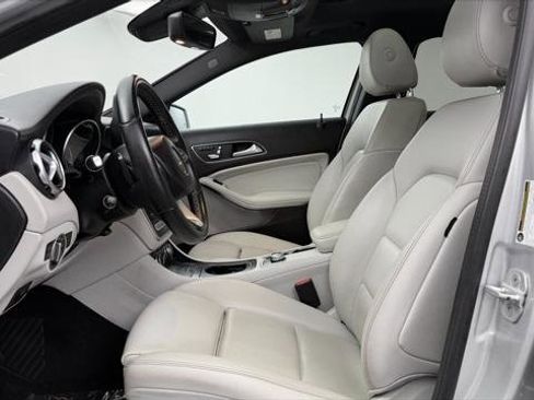Used 2018 Mercedes-Benz GLA 250 4MATIC image 14