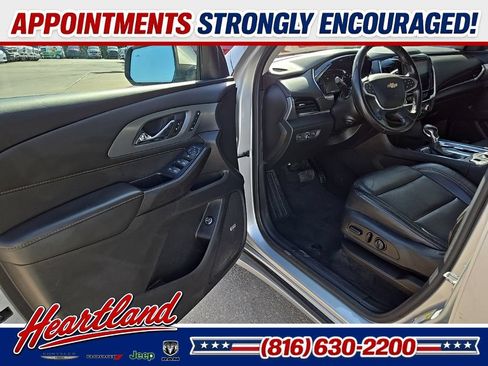 Used 2021 Chevrolet Traverse Premier AWD/4WD image 29