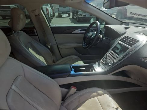 Used 2019 Lincoln MKZ Reserve FWD image 13