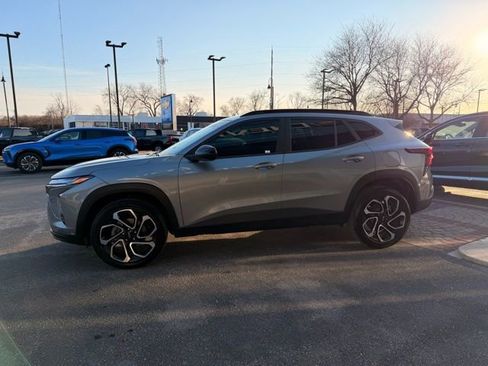 Certified 2026 Chevrolet Trax RS image 4