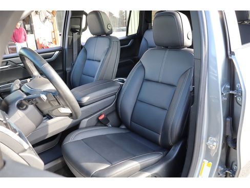 Used 2024 GMC Acadia Elevation w/ Luxury Package FWD image 11