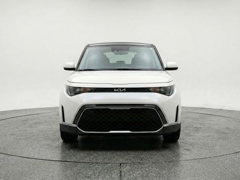 Used 2025 Kia Soul LX w/ LX Technology Package image 2