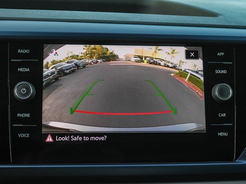 Certified 2024 Volkswagen Taos SE FWD image 24