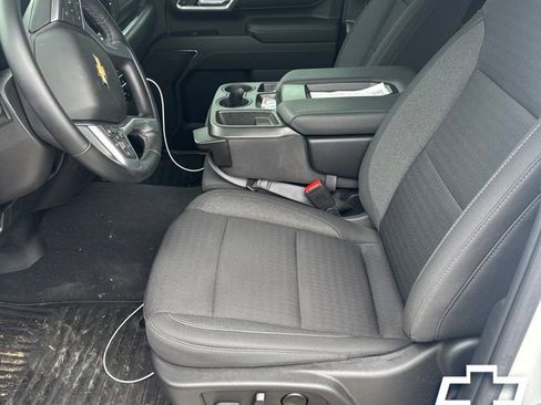 Used 2024 Chevrolet Silverado 2500 LT w/ Convenience Package AWD/4WD image 6