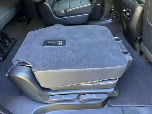 Used 2025 GMC Yukon XL Elevation RWD image 29