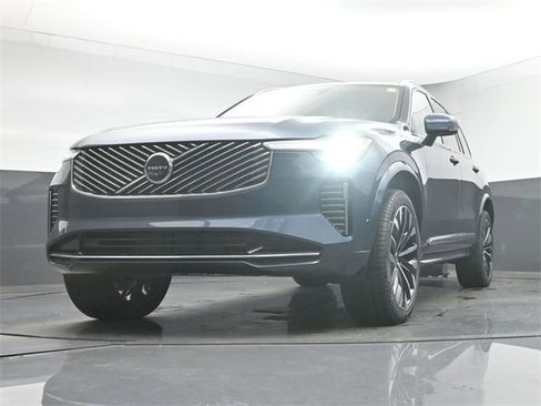 New 2026 Volvo XC90 B6 Ultra image 43