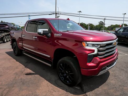 Used 2024 Chevrolet Silverado 1500 High Country w/ Technology Package AWD/4WD image 3